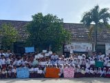 SD Negeri Harjamukti Semarakkan Hari Guru dengan Syukuran Makan Bersama dan Pentas Seni